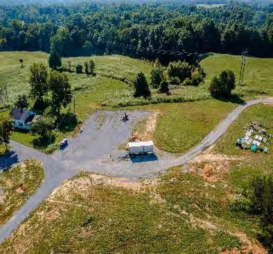 Kentucky Kabins — cabin under construction on site